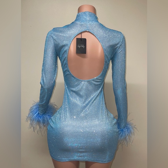 Blue feathered dress - Picture 2 of 3